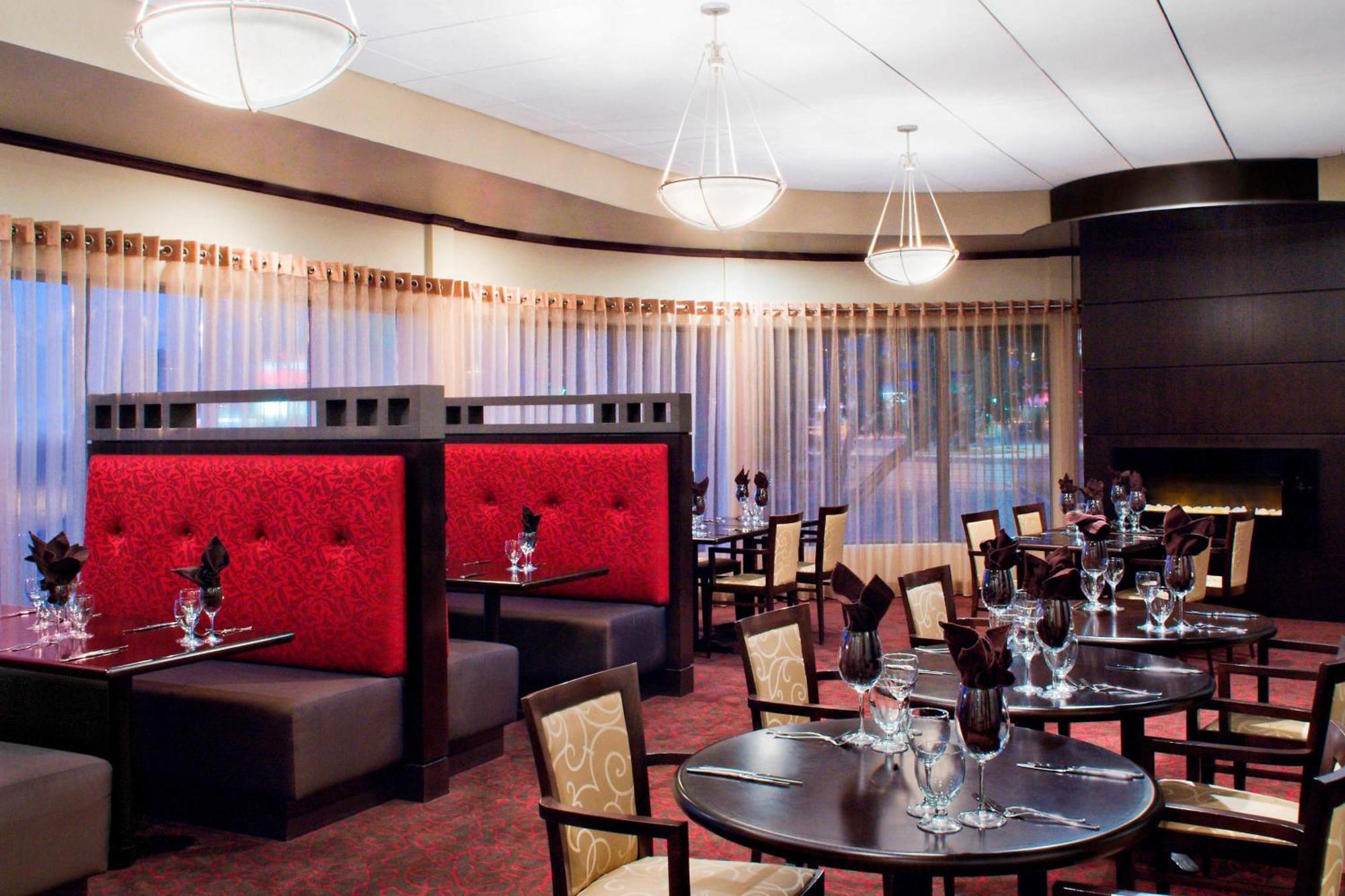 Four Points By Sheraton Winnipeg South Экстерьер фото
